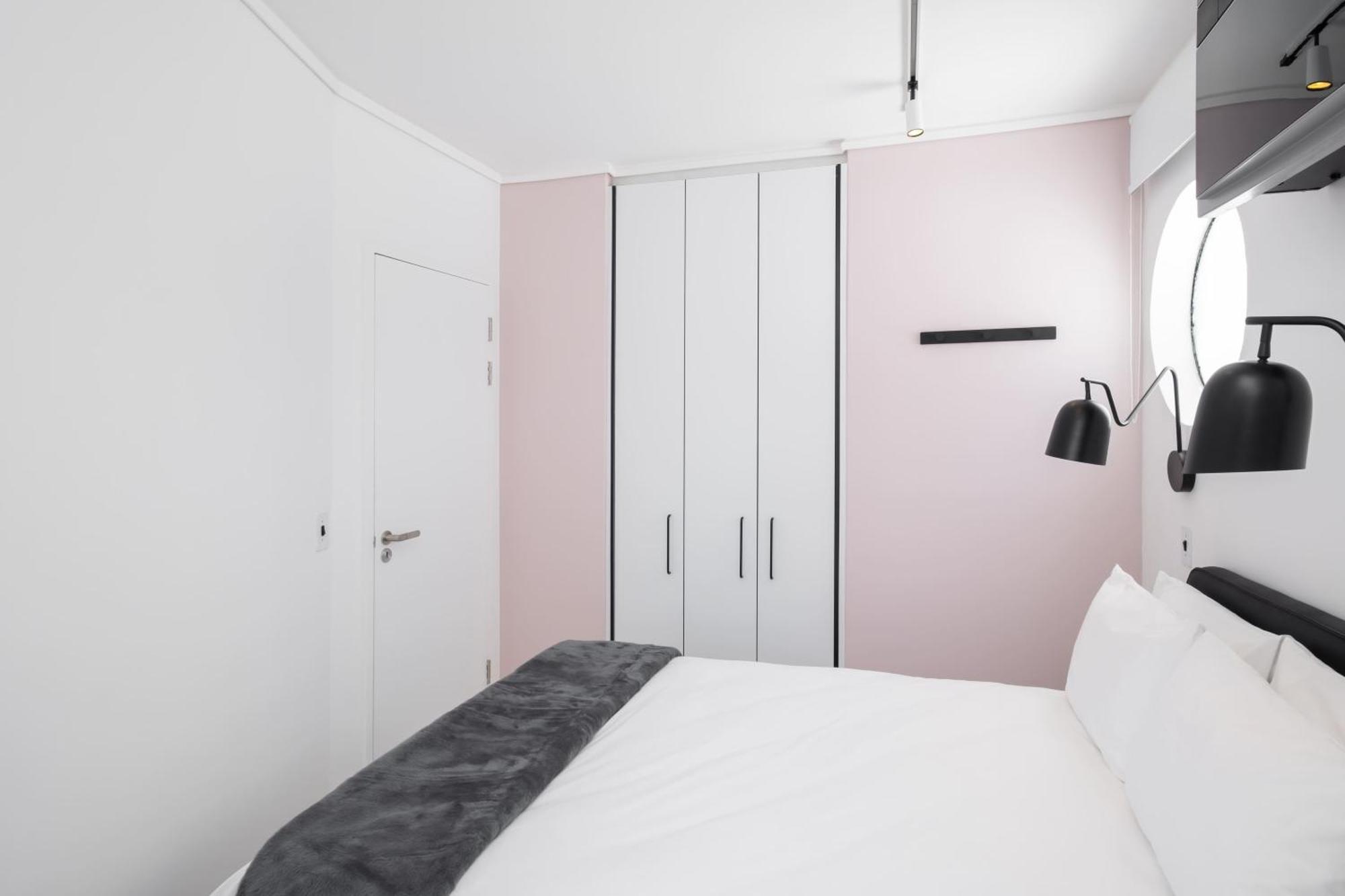 Flamingo 202: Sea Point Aprt With Sea Views Apartment *